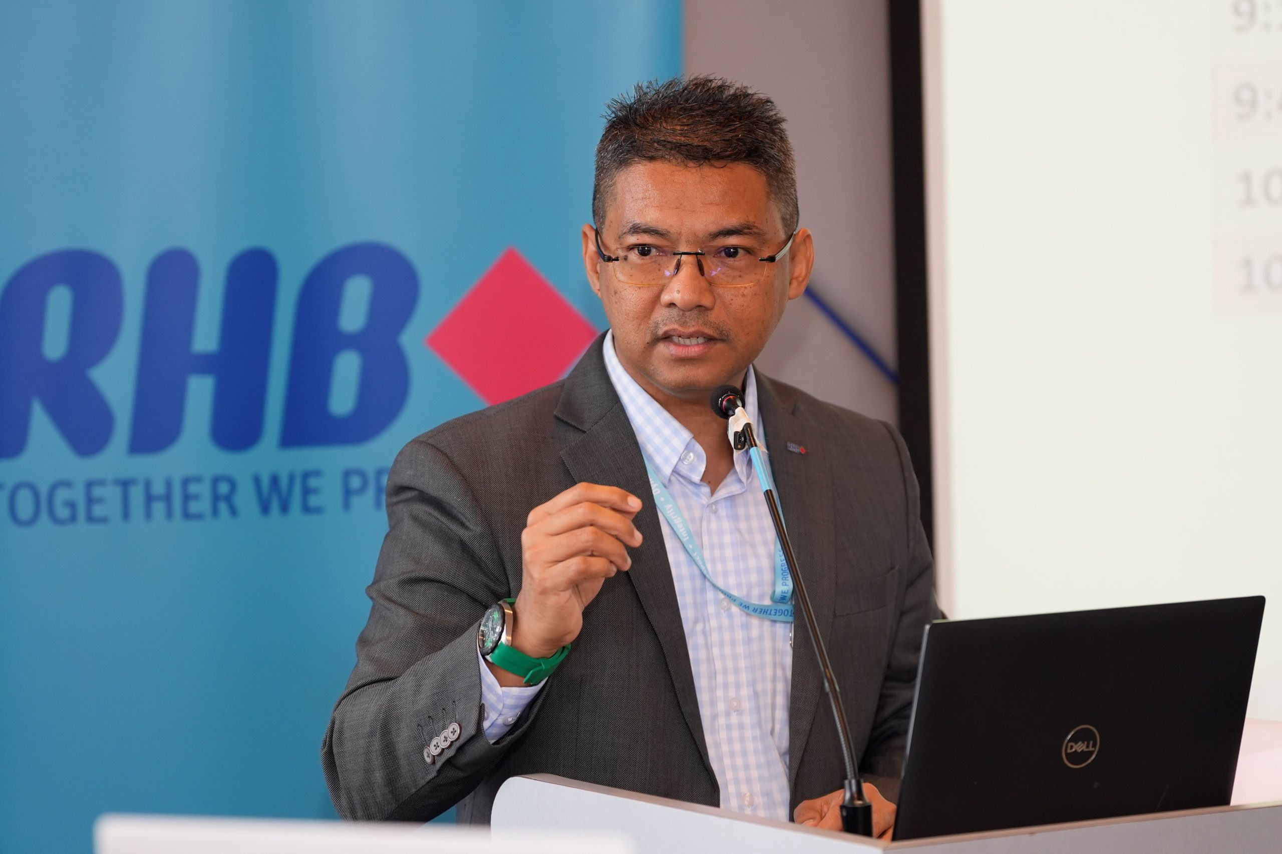 Dato’ Adissadikin Ali, Managing Director of RHB Islamic Bank