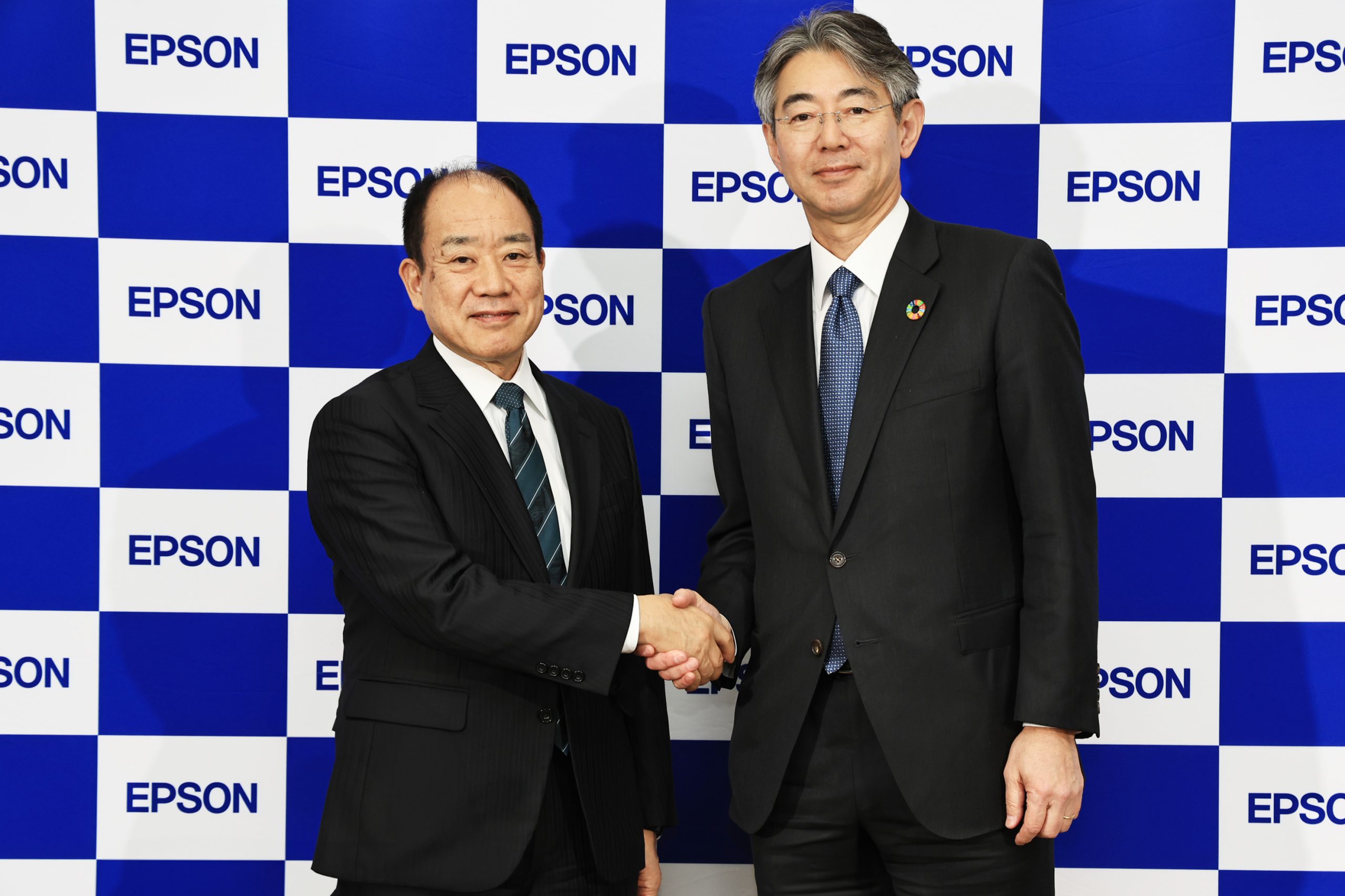 Yasunori Ogawa (left), Chairman and Director, Seiko Epson Corporation and Junkichi Yoshida (right), President and Representative Director, Chief Executive Officer, Seiko Epson Corporation.