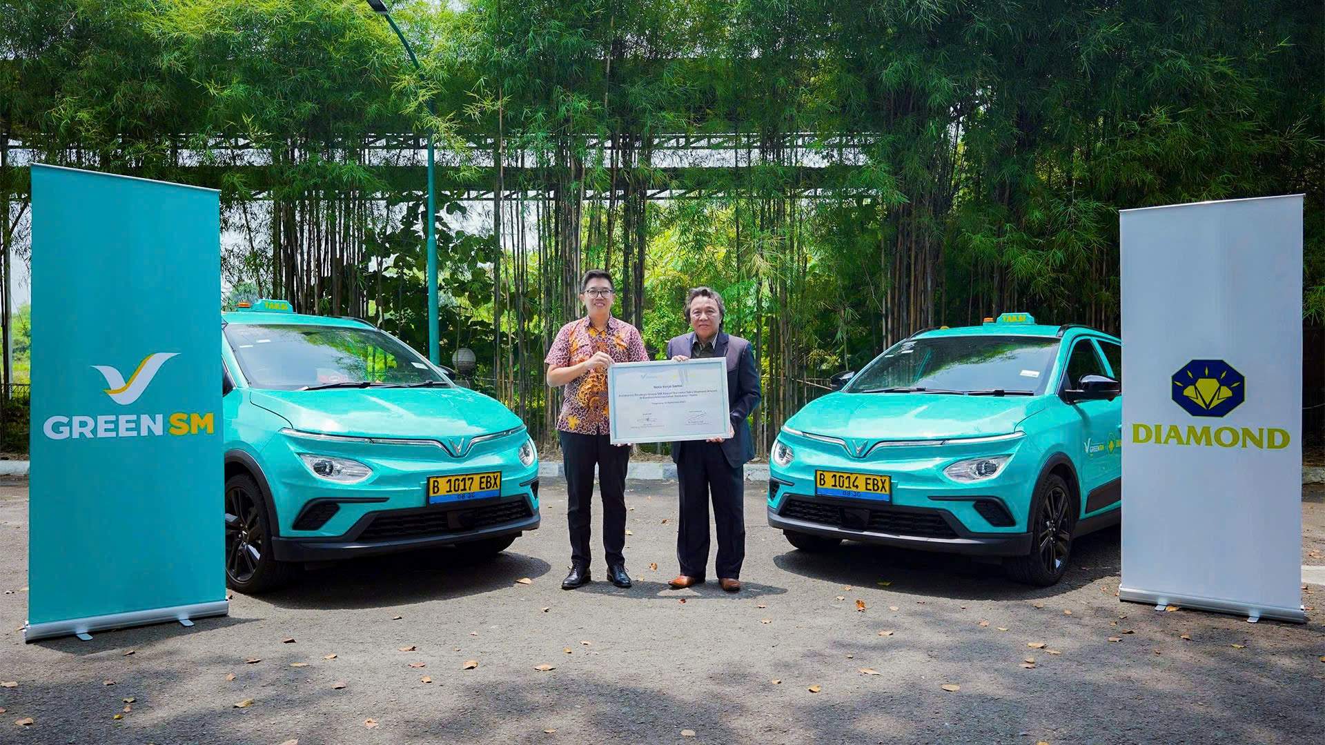 Green SM, in collaboration with Taksi Diamond Taxi, launches the Green SM Airport service at Soekarno-Hatta International Airport.